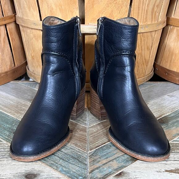 UGG Annie Black Full Grain Leather 1095061 Zip-Up Ankle Boots Womens Size 6.5 - Picture 7 of 12